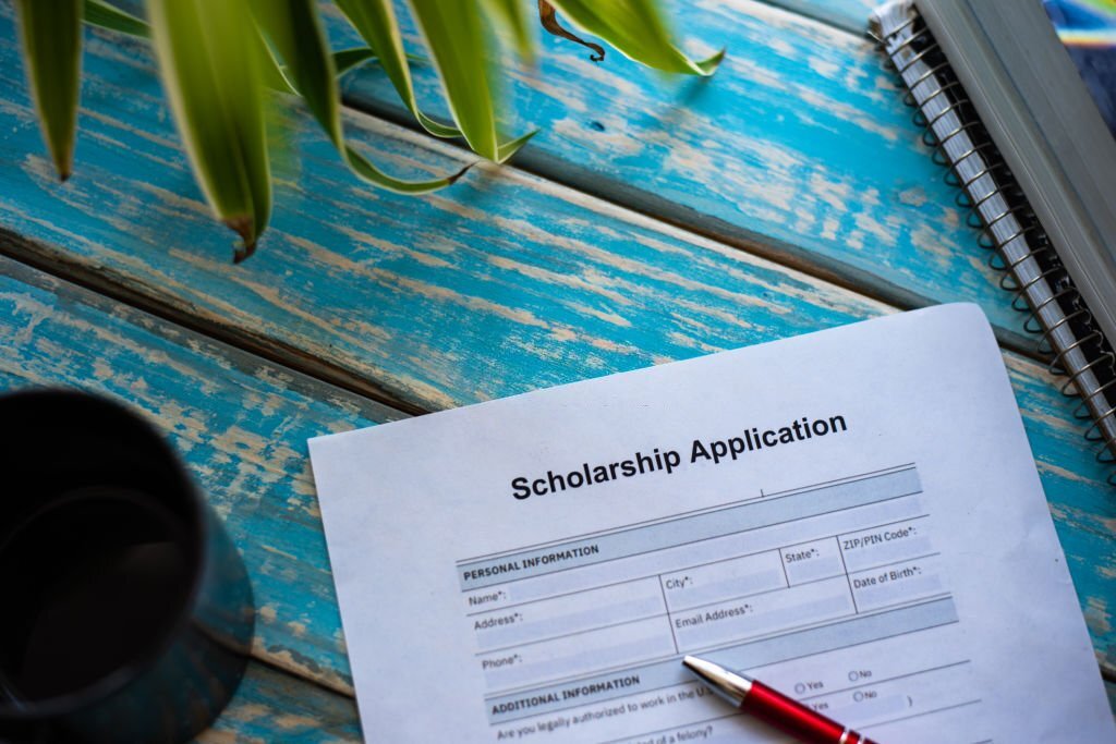Are you looking to study in Canada but worried about the cost? Look no further. Discover the secrets to securing a Canadian scholarship with ease.